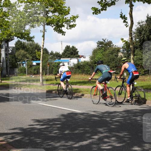 10.08.2025 - GEWOBA Citytriathlon Bremen Yannick Fuchs http://msf.ph/oto/8573323 10.08.2025 13:03:13 Radfahren 633, 651, 668, 693, 727, 748, 898, 945, 954 meine-sportfotos.de