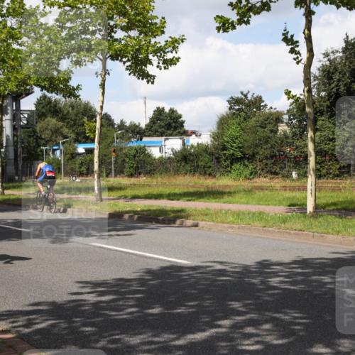 10.08.2025 - GEWOBA Citytriathlon Bremen Yannick Fuchs http://msf.ph/oto/8573325 10.08.2025 13:03:15 Radfahren 633, 651, 668, 693, 727, 748, 898, 945, 954 meine-sportfotos.de