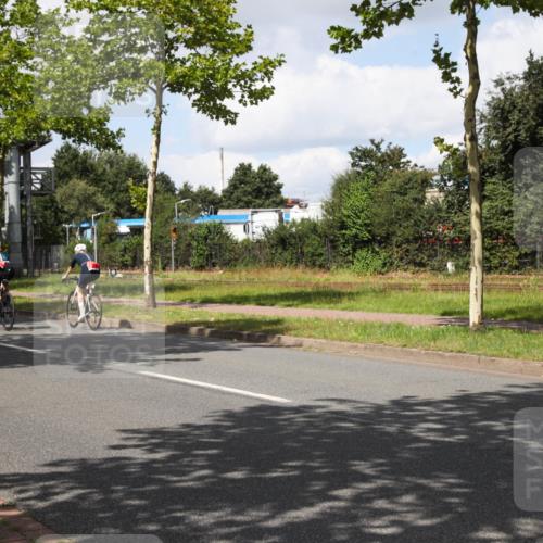 10.08.2025 - GEWOBA Citytriathlon Bremen Yannick Fuchs http://msf.ph/oto/8573332 10.08.2025 13:03:17 Radfahren 633, 651, 668, 693, 727, 748, 898, 945, 954 meine-sportfotos.de