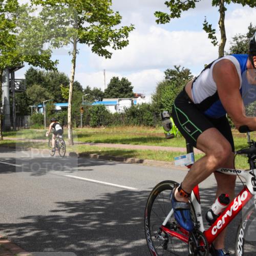 10.08.2025 - GEWOBA Citytriathlon Bremen Yannick Fuchs http://msf.ph/oto/8573336 10.08.2025 13:03:19 Radfahren 633, 651, 668, 693, 727, 748, 898, 945, 954 meine-sportfotos.de