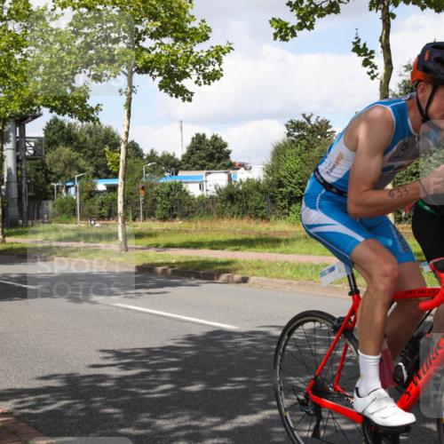 10.08.2025 - GEWOBA Citytriathlon Bremen Yannick Fuchs http://msf.ph/oto/8573343 10.08.2025 13:03:22 Radfahren 633, 651, 727, 748, 898, 954 meine-sportfotos.de