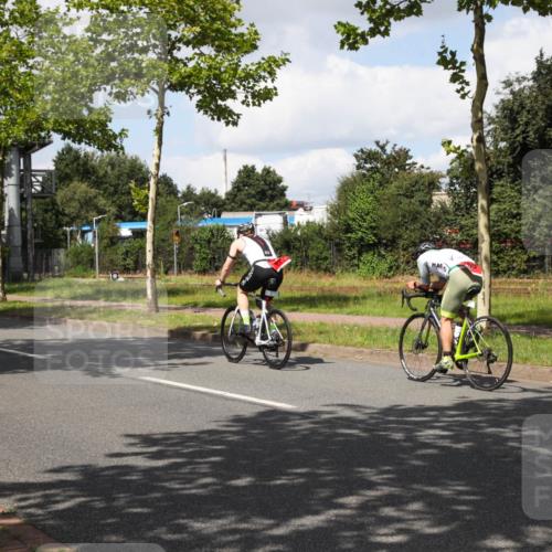 10.08.2025 - GEWOBA Citytriathlon Bremen Yannick Fuchs http://msf.ph/oto/8573347 10.08.2025 13:03:23 Radfahren 633, 651, 727, 748, 898, 954 meine-sportfotos.de