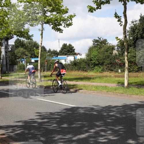 10.08.2025 - GEWOBA Citytriathlon Bremen Yannick Fuchs http://msf.ph/oto/8573362 10.08.2025 13:03:33 Radfahren 633, 727, 748, 812, 823, 925, 954 meine-sportfotos.de