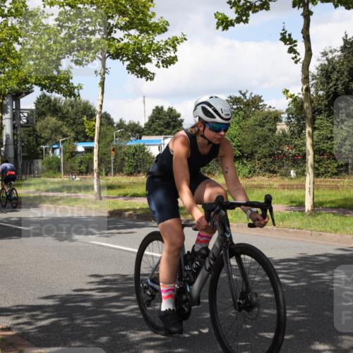 10.08.2025 - GEWOBA Citytriathlon Bremen Yannick Fuchs http://msf.ph/oto/8573378 10.08.2025 13:03:40 Radfahren 753, 812, 823, 908, 925, 1007 meine-sportfotos.de