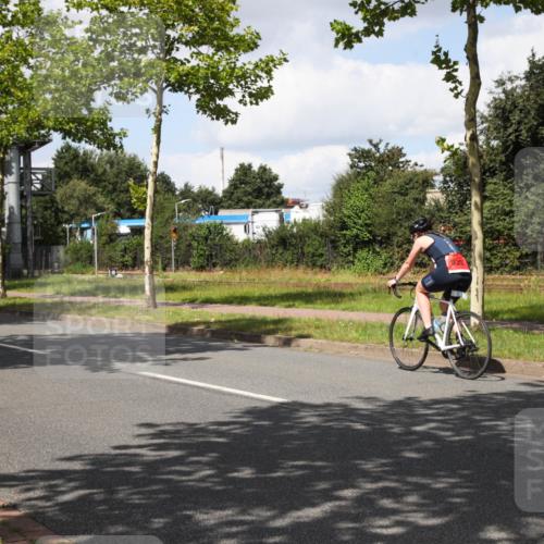 10.08.2025 - GEWOBA Citytriathlon Bremen Yannick Fuchs http://msf.ph/oto/8573381 10.08.2025 13:03:41 Radfahren 676, 753, 812, 823, 908, 925, 1007 meine-sportfotos.de