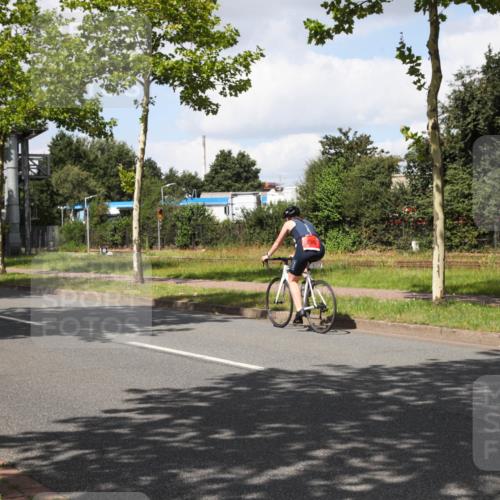 10.08.2025 - GEWOBA Citytriathlon Bremen Yannick Fuchs http://msf.ph/oto/8573382 10.08.2025 13:03:41 Radfahren 676, 753, 812, 823, 908, 925, 1007 meine-sportfotos.de