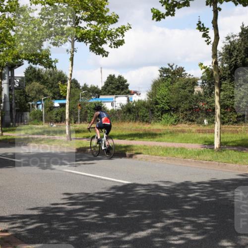10.08.2025 - GEWOBA Citytriathlon Bremen Yannick Fuchs http://msf.ph/oto/8573383 10.08.2025 13:03:41 Radfahren 676, 753, 812, 823, 908, 925, 1007 meine-sportfotos.de