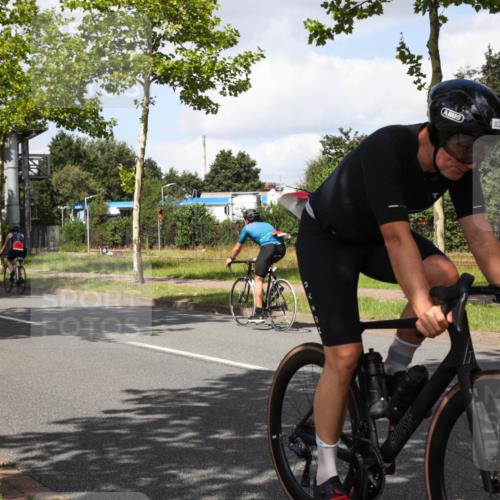 10.08.2025 - GEWOBA Citytriathlon Bremen Yannick Fuchs http://msf.ph/oto/8573387 10.08.2025 13:03:43 Radfahren 676, 753, 812, 823, 908, 925, 1007 meine-sportfotos.de