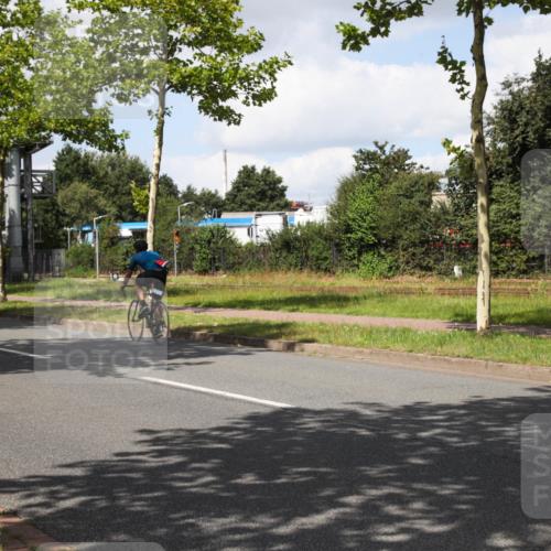 10.08.2025 - GEWOBA Citytriathlon Bremen Yannick Fuchs http://msf.ph/oto/8573388 10.08.2025 13:03:43 Radfahren 676, 753, 812, 823, 908, 925, 1007 meine-sportfotos.de