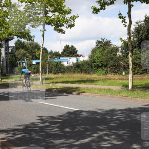 10.08.2025 - GEWOBA Citytriathlon Bremen Yannick Fuchs http://msf.ph/oto/8573389 10.08.2025 13:03:43 Radfahren 676, 753, 812, 823, 908, 925, 1007 meine-sportfotos.de