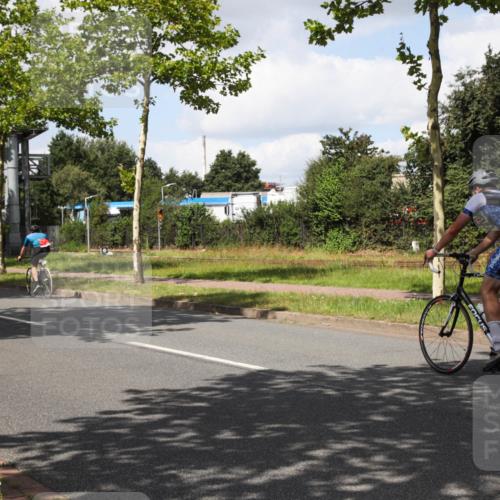 10.08.2025 - GEWOBA Citytriathlon Bremen Yannick Fuchs http://msf.ph/oto/8573390 10.08.2025 13:03:44 Radfahren 676, 753, 812, 823, 908, 925, 965, 1007 meine-sportfotos.de