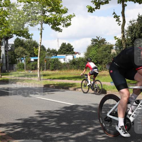 10.08.2025 - GEWOBA Citytriathlon Bremen Yannick Fuchs http://msf.ph/oto/8573400 10.08.2025 13:03:47 Radfahren 574, 676, 685, 753, 812, 823, 908, 925, 965, 1007 meine-sportfotos.de