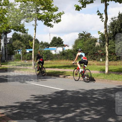 10.08.2025 - GEWOBA Citytriathlon Bremen Yannick Fuchs http://msf.ph/oto/8573415 10.08.2025 13:03:51 Radfahren 574, 676, 685, 753, 812, 823, 908, 965, 1007 meine-sportfotos.de