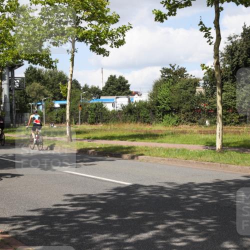 10.08.2025 - GEWOBA Citytriathlon Bremen Yannick Fuchs http://msf.ph/oto/8573419 10.08.2025 13:03:52 Radfahren 574, 576, 676, 685, 753, 812, 823, 908, 965, 1007 meine-sportfotos.de