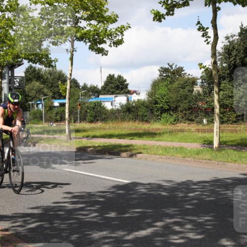10.08.2025 - GEWOBA Citytriathlon Bremen Yannick Fuchs http://msf.ph/oto/8573420 10.08.2025 13:03:52 Radfahren 574, 576, 676, 685, 753, 812, 823, 908, 965, 1007 meine-sportfotos.de
