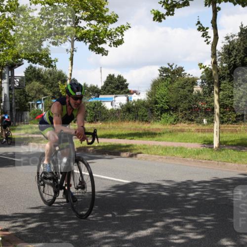 10.08.2025 - GEWOBA Citytriathlon Bremen Yannick Fuchs http://msf.ph/oto/8573421 10.08.2025 13:03:53 Radfahren 574, 576, 676, 685, 753, 812, 823, 908, 965, 1007 meine-sportfotos.de