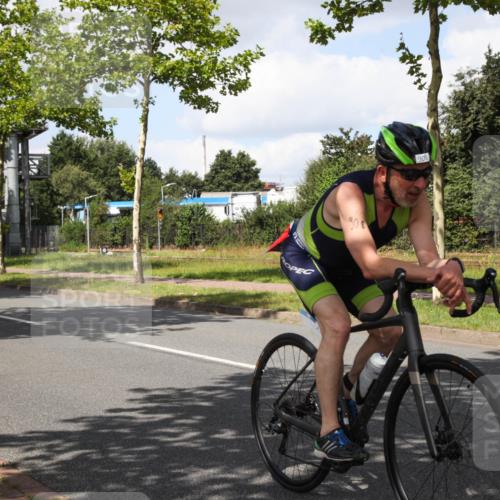 10.08.2025 - GEWOBA Citytriathlon Bremen Yannick Fuchs http://msf.ph/oto/8573422 10.08.2025 13:03:53 Radfahren 574, 576, 676, 685, 753, 812, 823, 908, 965, 1007 meine-sportfotos.de