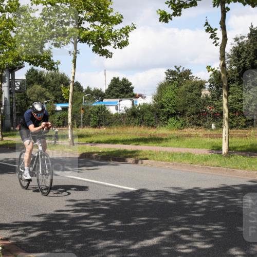 10.08.2025 - GEWOBA Citytriathlon Bremen Yannick Fuchs http://msf.ph/oto/8573425 10.08.2025 13:03:54 Radfahren 574, 576, 605, 676, 685, 753, 812, 823, 908, 965, 1007 meine-sportfotos.de