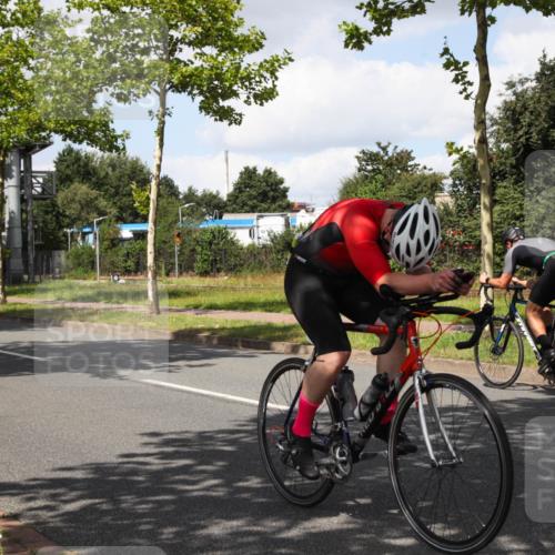 10.08.2025 - GEWOBA Citytriathlon Bremen Yannick Fuchs http://msf.ph/oto/8573433 10.08.2025 13:03:56 Radfahren 574, 576, 605, 625, 676, 685, 753, 812, 908, 965, 1007 meine-sportfotos.de