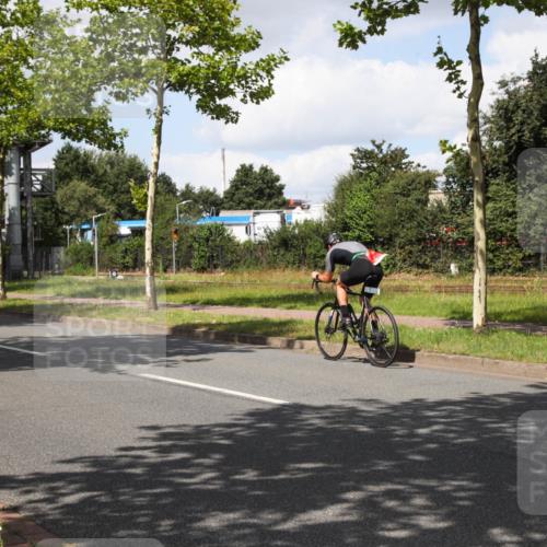 10.08.2025 - GEWOBA Citytriathlon Bremen Yannick Fuchs http://msf.ph/oto/8573434 10.08.2025 13:03:57 Radfahren 574, 576, 605, 625, 676, 685, 697, 753, 786, 812, 908, 963, 965, 1007 meine-sportfotos.de