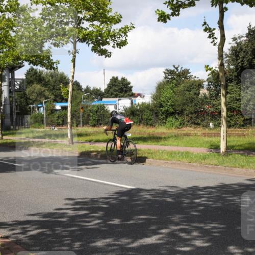 10.08.2025 - GEWOBA Citytriathlon Bremen Yannick Fuchs http://msf.ph/oto/8573435 10.08.2025 13:03:57 Radfahren 574, 576, 605, 625, 676, 685, 697, 753, 786, 812, 908, 963, 965, 1007 meine-sportfotos.de
