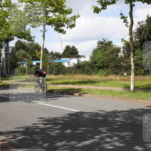 10.08.2025 - GEWOBA Citytriathlon Bremen Yannick Fuchs http://msf.ph/oto/8573436 10.08.2025 13:03:57 Radfahren 574, 576, 605, 625, 676, 685, 697, 753, 786, 812, 908, 963, 965, 1007 meine-sportfotos.de