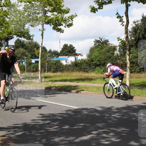 10.08.2025 - GEWOBA Citytriathlon Bremen Yannick Fuchs http://msf.ph/oto/8573447 10.08.2025 13:04:00 Radfahren 574, 576, 605, 625, 676, 685, 697, 753, 760, 786, 908, 946, 963, 965, 1007 meine-sportfotos.de