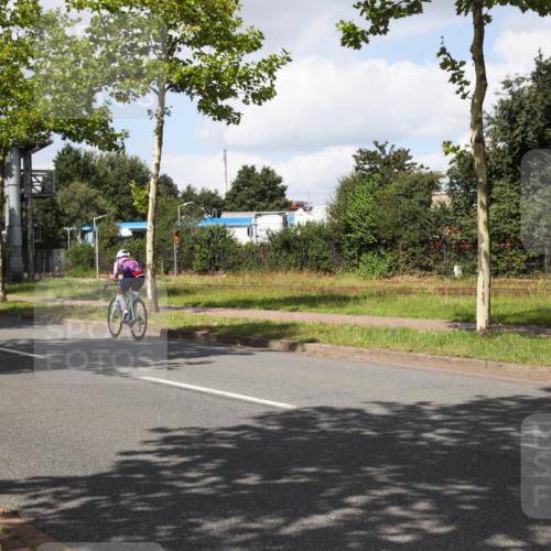 10.08.2025 - GEWOBA Citytriathlon Bremen Yannick Fuchs http://msf.ph/oto/8573450 10.08.2025 13:04:01 Radfahren 574, 576, 605, 625, 640, 676, 685, 697, 760, 786, 908, 946, 963, 965, 1007 meine-sportfotos.de