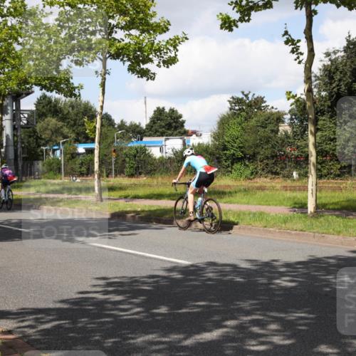 10.08.2025 - GEWOBA Citytriathlon Bremen Yannick Fuchs http://msf.ph/oto/8573452 10.08.2025 13:04:02 Radfahren 574, 576, 605, 625, 640, 676, 685, 697, 760, 769, 786, 908, 946, 963, 965, 1007, 1036 meine-sportfotos.de