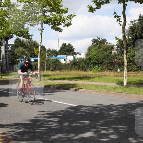 10.08.2025 - GEWOBA Citytriathlon Bremen Yannick Fuchs http://msf.ph/oto/8573461 10.08.2025 13:04:05 Radfahren 574, 576, 605, 625, 640, 676, 685, 697, 760, 769, 786, 946, 960, 963, 965, 1013, 1036 meine-sportfotos.de