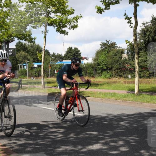 10.08.2025 - GEWOBA Citytriathlon Bremen Yannick Fuchs http://msf.ph/oto/8573462 10.08.2025 13:04:05 Radfahren 574, 576, 605, 625, 640, 676, 685, 697, 760, 769, 786, 946, 960, 963, 965, 1013, 1036 meine-sportfotos.de