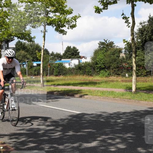 10.08.2025 - GEWOBA Citytriathlon Bremen Yannick Fuchs http://msf.ph/oto/8573467 10.08.2025 13:04:07 Radfahren 574, 576, 605, 625, 640, 685, 697, 760, 769, 786, 946, 960, 963, 965, 1013, 1036 meine-sportfotos.de