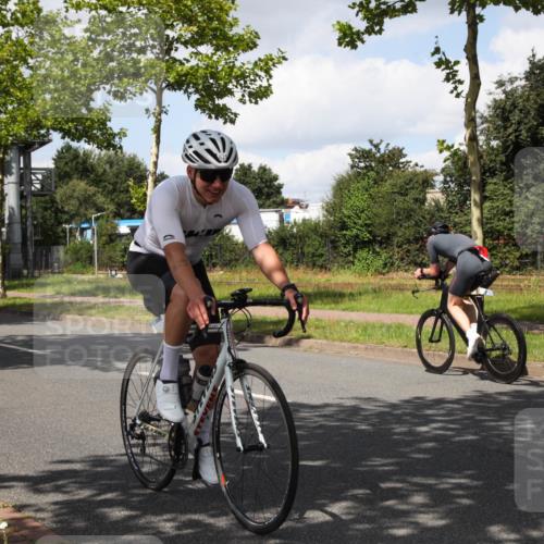 10.08.2025 - GEWOBA Citytriathlon Bremen Yannick Fuchs http://msf.ph/oto/8573468 10.08.2025 13:04:07 Radfahren 574, 576, 605, 625, 640, 685, 697, 760, 769, 786, 946, 960, 963, 965, 1013, 1036 meine-sportfotos.de