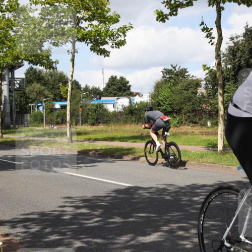 10.08.2025 - GEWOBA Citytriathlon Bremen Yannick Fuchs http://msf.ph/oto/8573469 10.08.2025 13:04:07 Radfahren 574, 576, 605, 625, 640, 685, 697, 760, 769, 786, 946, 960, 963, 965, 1013, 1036 meine-sportfotos.de