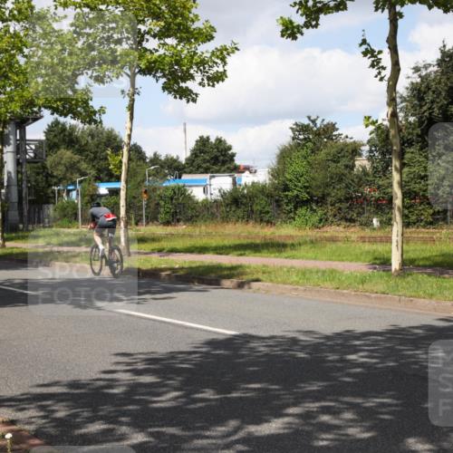 10.08.2025 - GEWOBA Citytriathlon Bremen Yannick Fuchs http://msf.ph/oto/8573472 10.08.2025 13:04:08 Radfahren 574, 576, 605, 625, 640, 685, 697, 760, 769, 786, 946, 960, 963, 965, 1013, 1036 meine-sportfotos.de