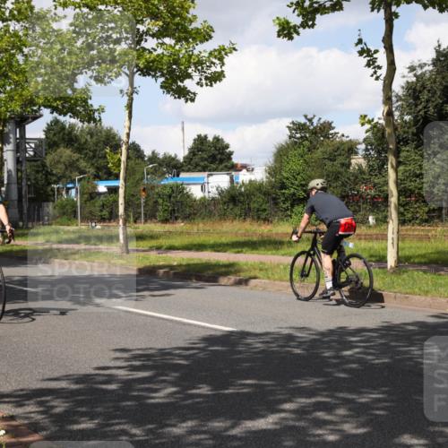 10.08.2025 - GEWOBA Citytriathlon Bremen Yannick Fuchs http://msf.ph/oto/8573477 10.08.2025 13:04:09 Radfahren 574, 576, 605, 625, 640, 685, 697, 760, 769, 786, 946, 960, 963, 965, 1013, 1036 meine-sportfotos.de