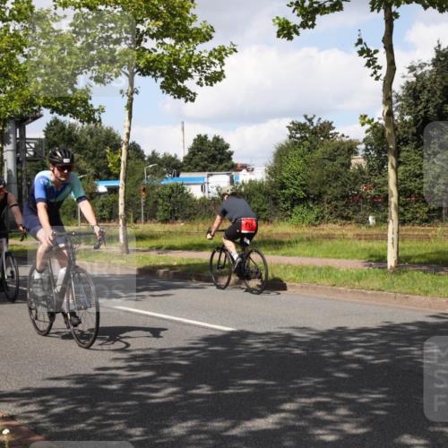 10.08.2025 - GEWOBA Citytriathlon Bremen Yannick Fuchs http://msf.ph/oto/8573478 10.08.2025 13:04:10 Radfahren 574, 576, 605, 625, 640, 685, 697, 760, 769, 786, 946, 960, 963, 1013, 1036 meine-sportfotos.de