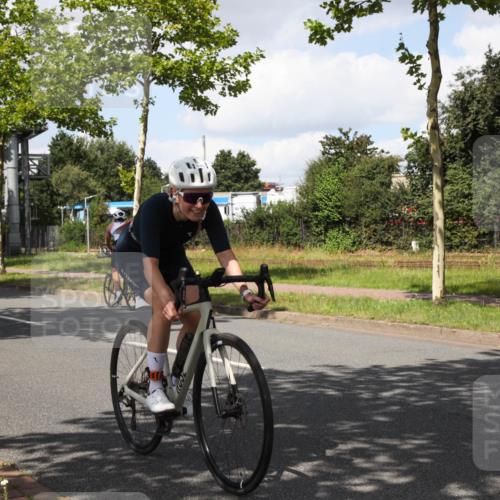 10.08.2025 - GEWOBA Citytriathlon Bremen Yannick Fuchs http://msf.ph/oto/8573486 10.08.2025 13:04:12 Radfahren 576, 605, 625, 640, 685, 697, 760, 769, 786, 946, 960, 963, 1013, 1036 meine-sportfotos.de