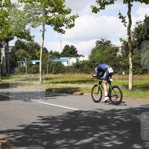 10.08.2025 - GEWOBA Citytriathlon Bremen Yannick Fuchs http://msf.ph/oto/8573500 10.08.2025 13:04:16 Radfahren 576, 605, 625, 640, 674, 697, 760, 769, 786, 799, 946, 960, 963, 1013, 1036 meine-sportfotos.de