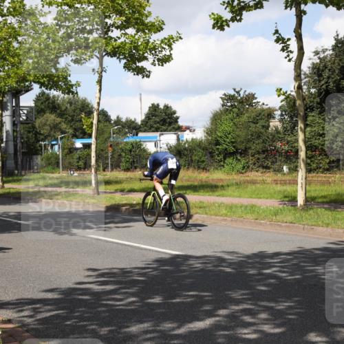 10.08.2025 - GEWOBA Citytriathlon Bremen Yannick Fuchs http://msf.ph/oto/8573501 10.08.2025 13:04:16 Radfahren 576, 605, 625, 640, 674, 697, 760, 769, 786, 799, 946, 960, 963, 1013, 1036 meine-sportfotos.de