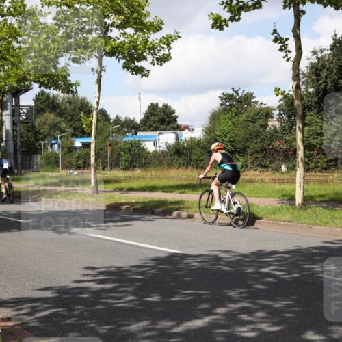 10.08.2025 - GEWOBA Citytriathlon Bremen Yannick Fuchs http://msf.ph/oto/8573505 10.08.2025 13:04:17 Radfahren 576, 605, 625, 640, 674, 697, 760, 769, 786, 799, 946, 960, 963, 1013, 1036 meine-sportfotos.de