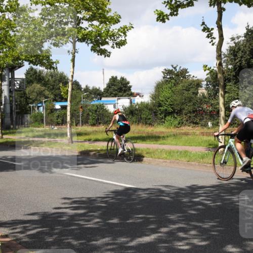 10.08.2025 - GEWOBA Citytriathlon Bremen Yannick Fuchs http://msf.ph/oto/8573506 10.08.2025 13:04:17 Radfahren 576, 605, 625, 640, 674, 697, 760, 769, 786, 799, 946, 960, 963, 1013, 1036 meine-sportfotos.de