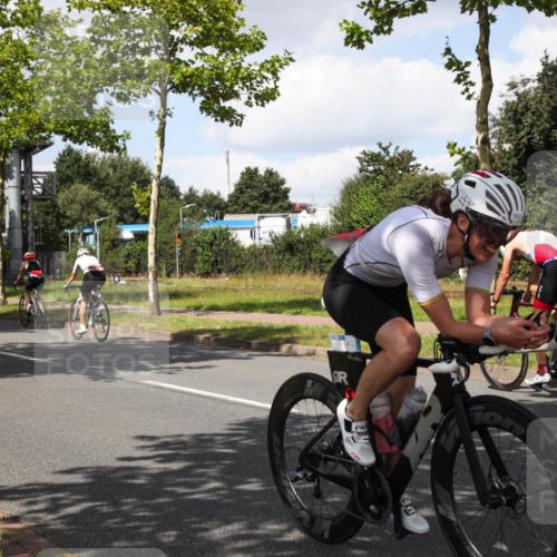 10.08.2025 - GEWOBA Citytriathlon Bremen Yannick Fuchs http://msf.ph/oto/8573511 10.08.2025 13:04:19 Radfahren 605, 625, 640, 674, 697, 760, 769, 786, 799, 875, 946, 960, 963, 1013, 1036 meine-sportfotos.de