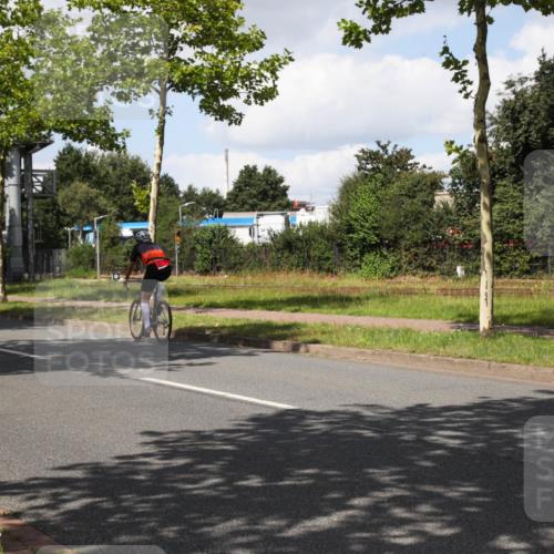 10.08.2025 - GEWOBA Citytriathlon Bremen Yannick Fuchs http://msf.ph/oto/8573526 10.08.2025 13:04:24 Radfahren 640, 674, 751, 760, 769, 799, 808, 875, 939, 946, 960, 1013, 1036 meine-sportfotos.de