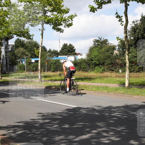10.08.2025 - GEWOBA Citytriathlon Bremen Yannick Fuchs http://msf.ph/oto/8573530 10.08.2025 13:04:25 Radfahren 583, 640, 674, 675, 751, 760, 769, 799, 808, 875, 939, 960, 1013, 1036 meine-sportfotos.de