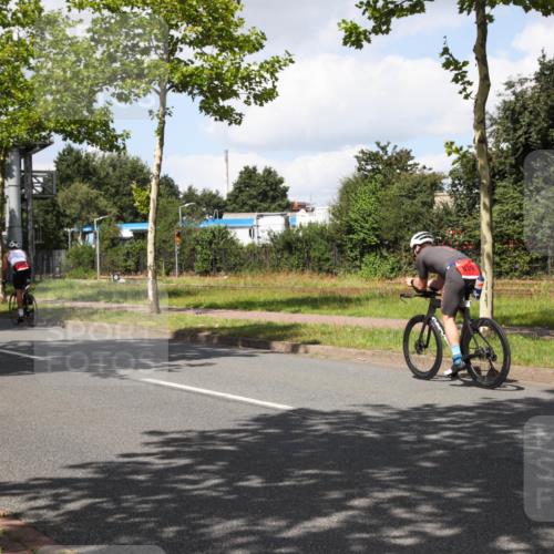 10.08.2025 - GEWOBA Citytriathlon Bremen Yannick Fuchs http://msf.ph/oto/8573536 10.08.2025 13:04:27 Radfahren 583, 674, 675, 751, 769, 799, 808, 875, 939, 960, 1013, 1036 meine-sportfotos.de