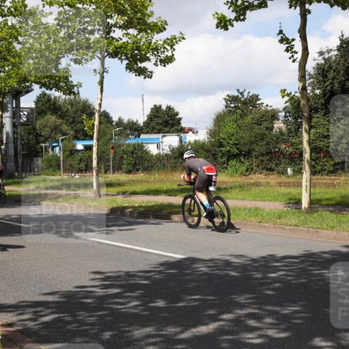 10.08.2025 - GEWOBA Citytriathlon Bremen Yannick Fuchs http://msf.ph/oto/8573537 10.08.2025 13:04:27 Radfahren 583, 674, 675, 751, 769, 799, 808, 875, 939, 960, 1013, 1036 meine-sportfotos.de