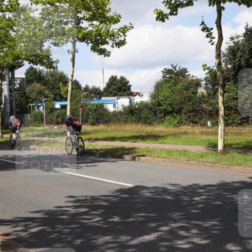 10.08.2025 - GEWOBA Citytriathlon Bremen Yannick Fuchs http://msf.ph/oto/8573541 10.08.2025 13:04:28 Radfahren 583, 674, 675, 751, 799, 808, 875, 939, 960, 1013 meine-sportfotos.de