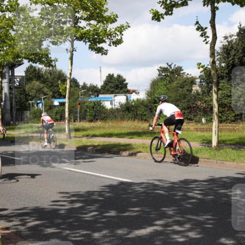 10.08.2025 - GEWOBA Citytriathlon Bremen Yannick Fuchs http://msf.ph/oto/8573560 10.08.2025 13:04:34 Radfahren 583, 674, 675, 751, 799, 808, 875, 909, 939 meine-sportfotos.de