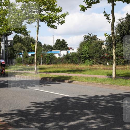 10.08.2025 - GEWOBA Citytriathlon Bremen Yannick Fuchs http://msf.ph/oto/8573565 10.08.2025 13:04:36 Radfahren 583, 674, 675, 751, 799, 808, 875, 909, 930, 939 meine-sportfotos.de